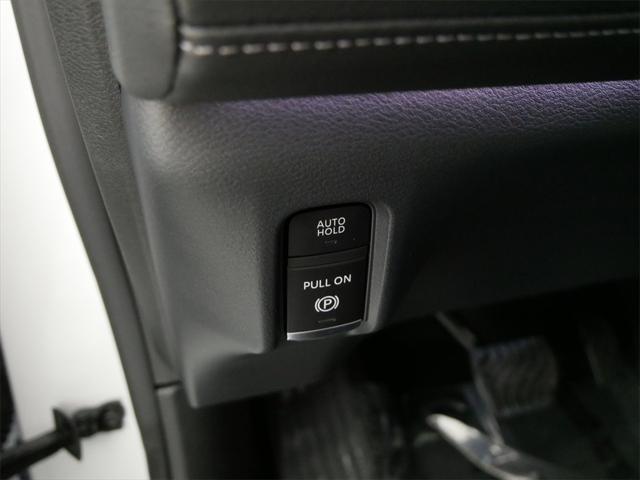 Photo of 2025 Radiant White INFINITI QX80