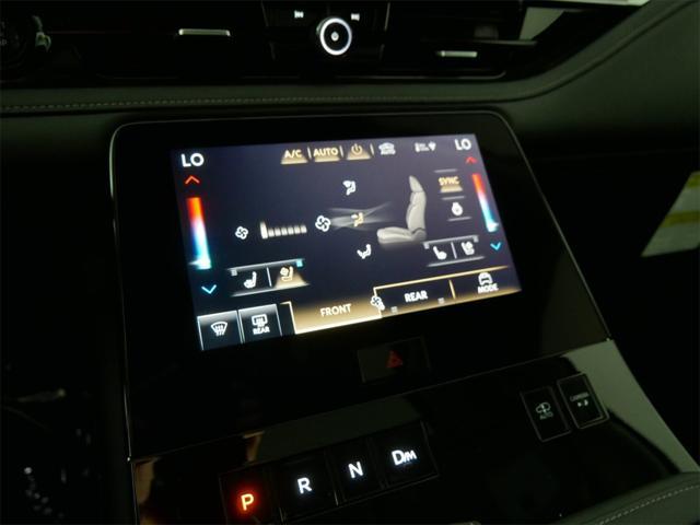 Photo of 2025 Radiant White INFINITI QX80