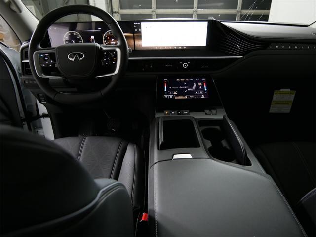 Photo of 2025 Radiant White INFINITI QX80