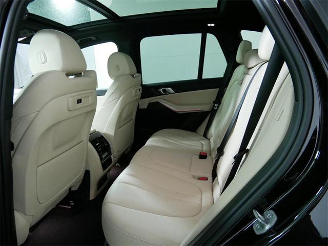 Photo of 2022 Sparkling Brown Metallic BMW X5