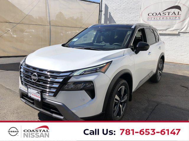 Photo of 2025 Everest White Pearl/Super Black Nissan Rogue