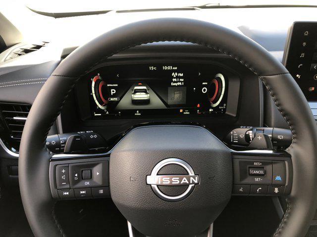 Photo of 2025 Everest White Pearl/Super Black Nissan Rogue