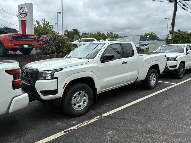 Photo of 2025 Glacier White Nissan Frontier