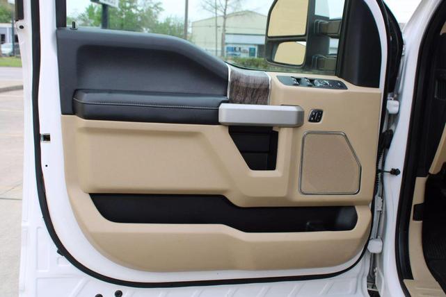 Photo of 2018 White Ford F-250