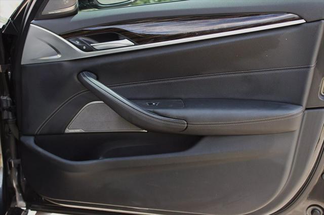 Photo of 2022 Dark Graphite Metallic BMW 530