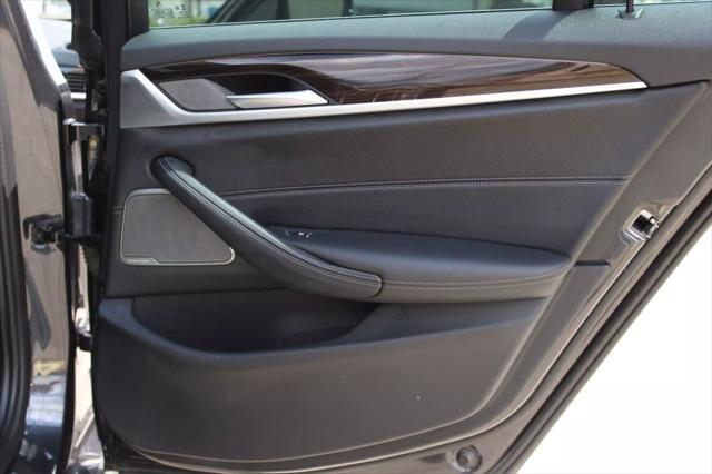 Photo of 2022 Dark Graphite Metallic BMW 530