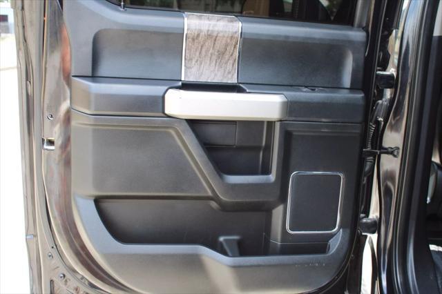 Photo of 2019 Agate Black Metallic Ford F-350
