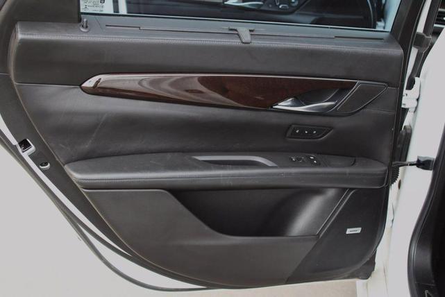 Photo of 2016 Crystal White Tricoat Cadillac CT6