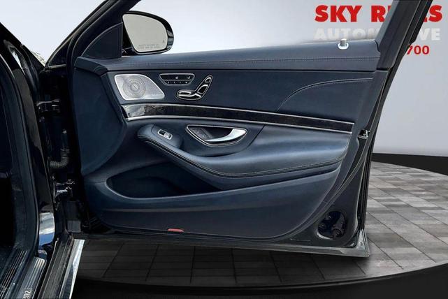 Photo of 2019 Black Mercedes-Benz S-Class