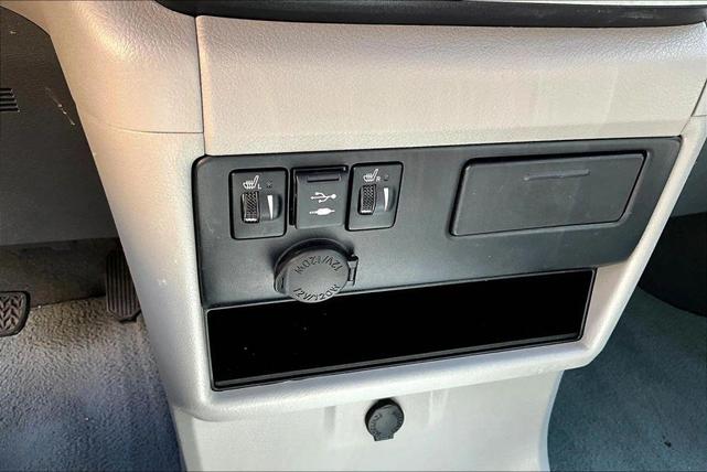 Photo of 2020 White Toyota Sienna