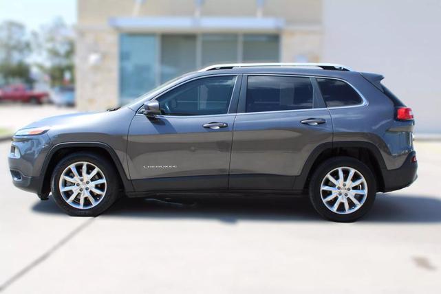 Photo of 2014 Granite Crystal Metallic Clearcoat Jeep Cherokee
