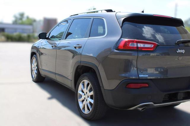 Photo of 2014 Granite Crystal Metallic Clearcoat Jeep Cherokee
