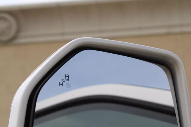 Photo of 2018 White Platinum Metallic Tri-Coat Ford F-350