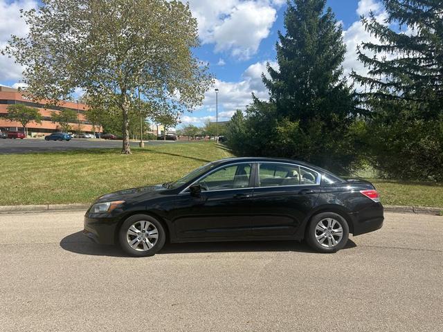 Photo of 2011 Crystal Black Pearl Honda Accord