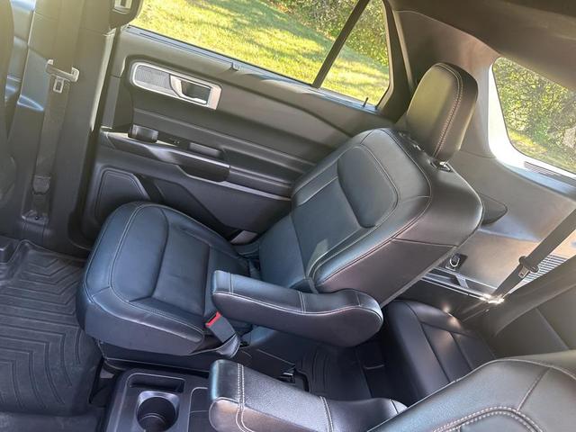 Photo of 2020 Atlas Blue Metallic Ford Explorer