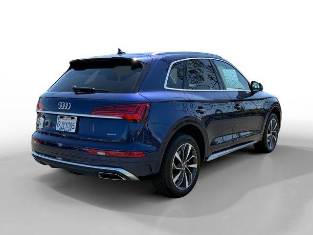 Photo of 2024 Navarra Blue Metallic Audi Q5