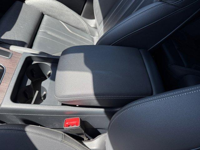 Photo of 2024 Navarra Blue Metallic Audi Q5