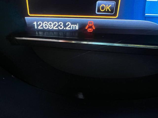 Photo of 2017 White Platinum Metallic Tri-Coat Ford Explorer