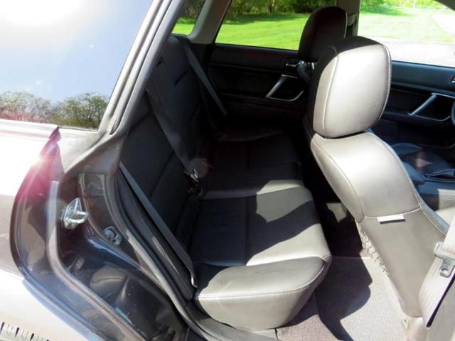 Photo of 2009 Diamond Gray / Quartz Silver Metallic Subaru Outback