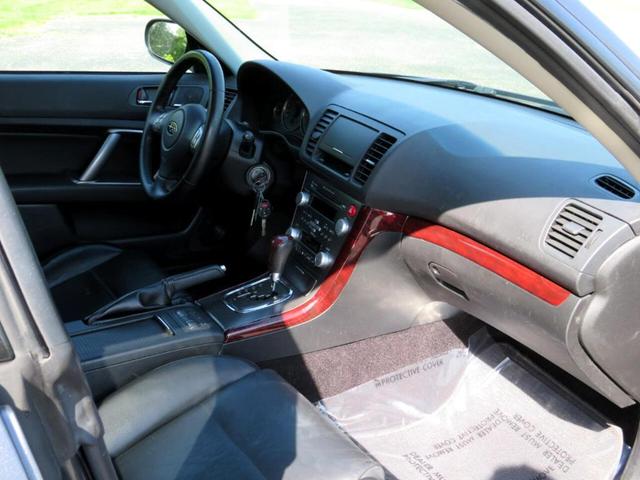 Photo of 2009 Diamond Gray / Quartz Silver Metallic Subaru Outback