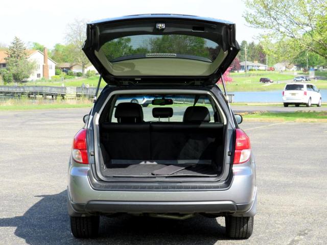 Photo of 2009 Diamond Gray / Quartz Silver Metallic Subaru Outback