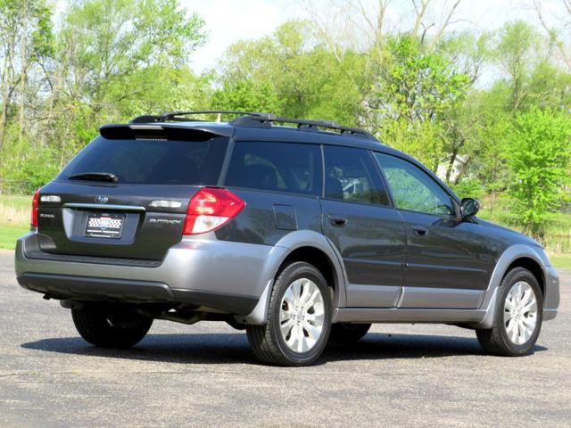 Photo of 2009 Diamond Gray / Quartz Silver Metallic Subaru Outback