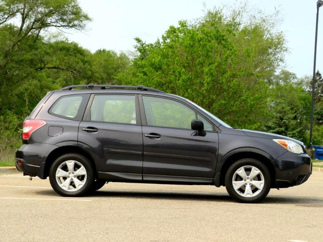 Photo of 2015 Dark Gray Metallic Subaru Forester