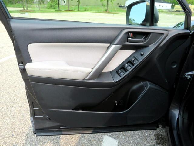 Photo of 2015 Dark Gray Metallic Subaru Forester