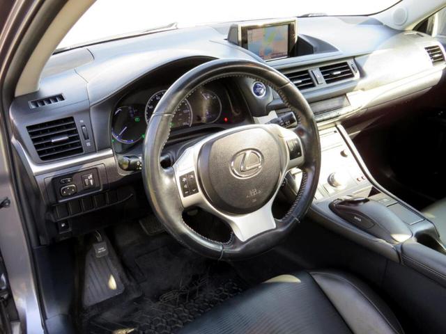 Photo of 2013 Gray Lexus CT 200h