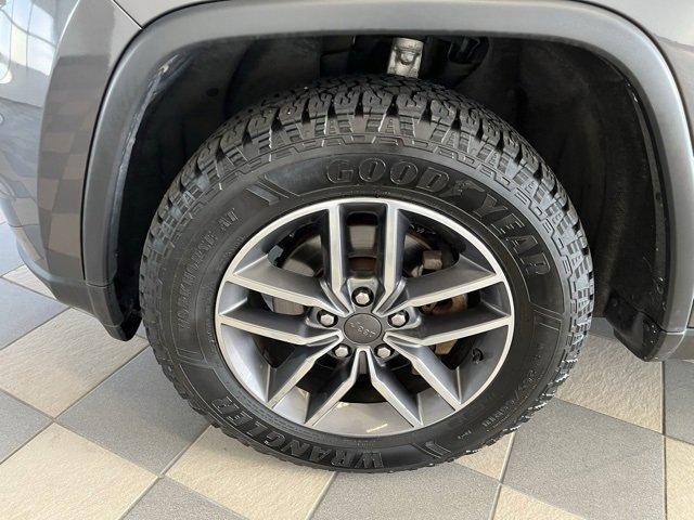 Photo of 2020 Gray Jeep Grand Cherokee