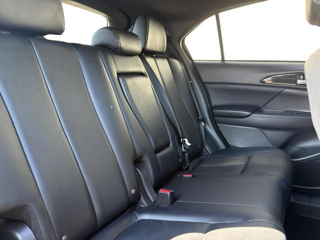 Photo of 2023 Gray Mitsubishi Eclipse Cross