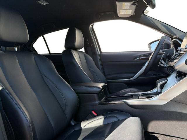 Photo of 2023 Gray Mitsubishi Eclipse Cross