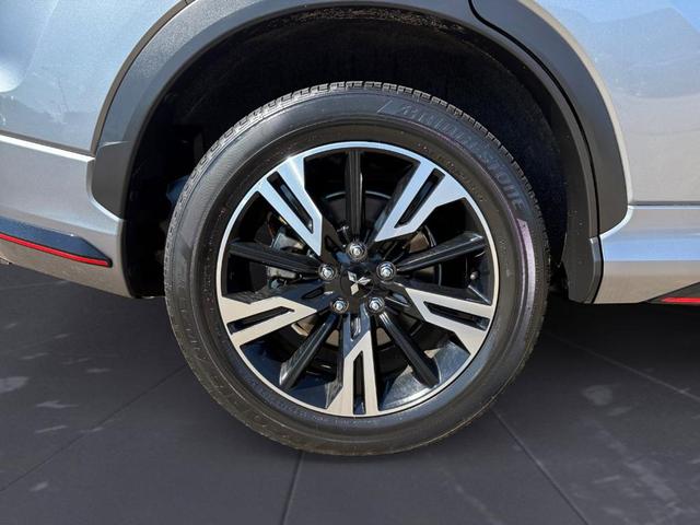 Photo of 2023 Gray Mitsubishi Eclipse Cross
