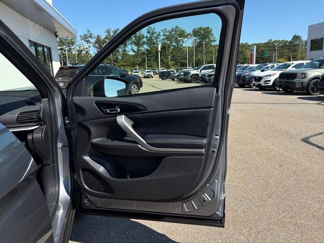 Photo of 2023 Gray Mitsubishi Eclipse Cross