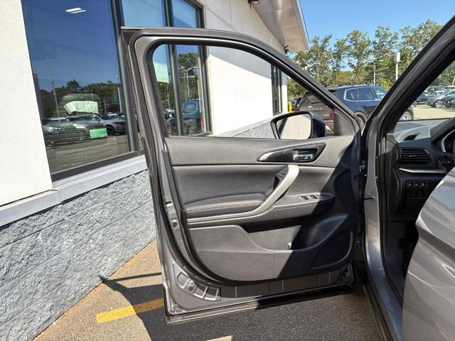 Photo of 2023 Gray Mitsubishi Eclipse Cross