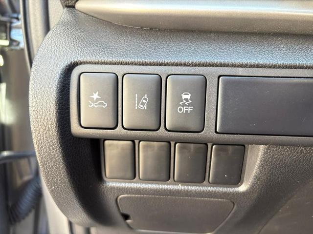 Photo of 2023 Gray Mitsubishi Eclipse Cross
