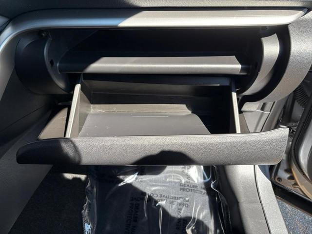 Photo of 2023 Gray Mitsubishi Eclipse Cross