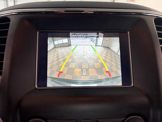Photo of 2021 Gray Jeep Grand Cherokee