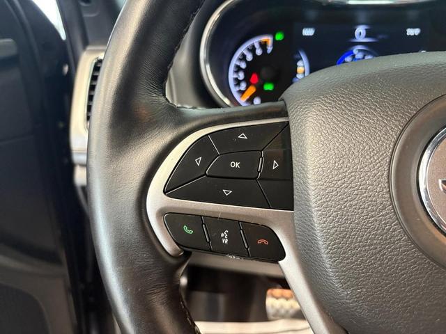 Photo of 2021 Gray Jeep Grand Cherokee