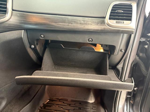 Photo of 2021 Gray Jeep Grand Cherokee