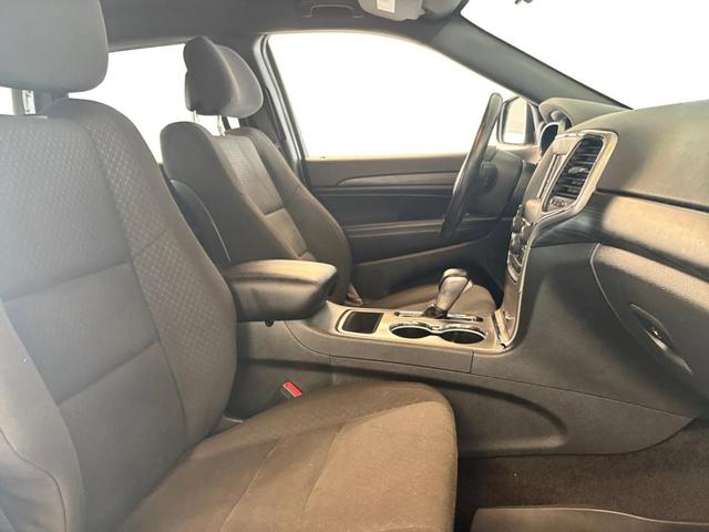 Photo of 2021 Gray Jeep Grand Cherokee
