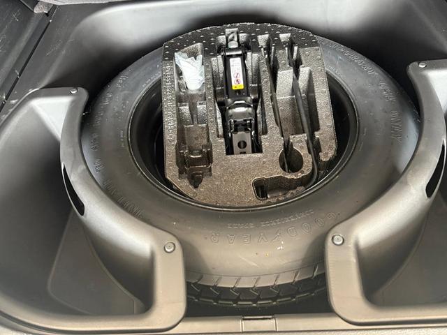 Photo of 2021 Gray Jeep Grand Cherokee