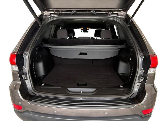 Photo of 2021 Gray Jeep Grand Cherokee