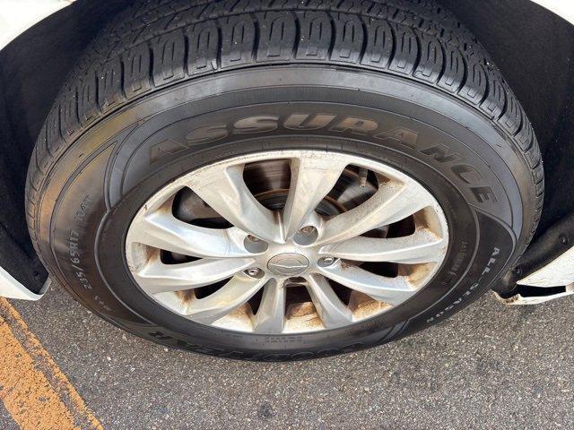 Photo of 2017 White Chrysler Pacifica