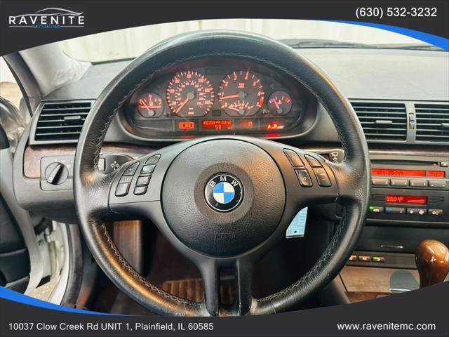 Photo of 2002 Titanium Silver Metallic BMW 325