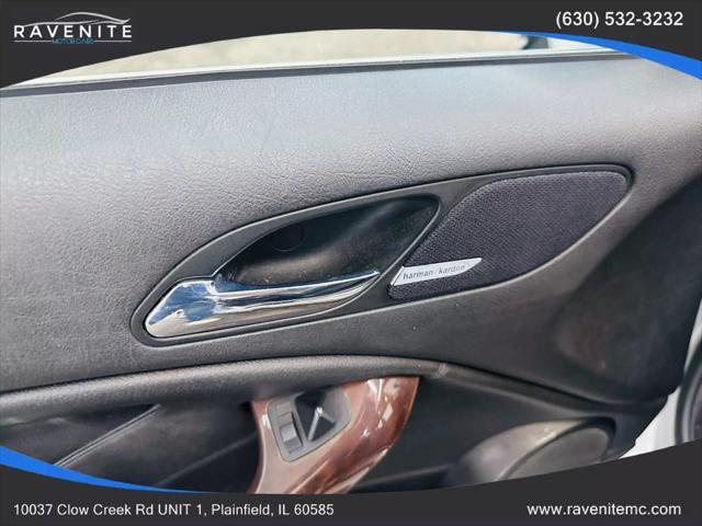 Photo of 2002 Titanium Silver Metallic BMW 325