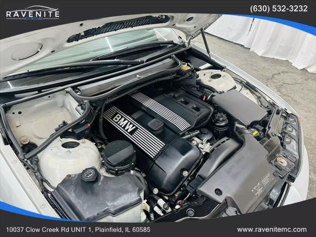 Photo of 2002 Titanium Silver Metallic BMW 325