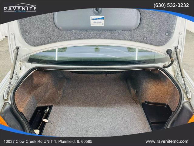 Photo of 2002 Titanium Silver Metallic BMW 325
