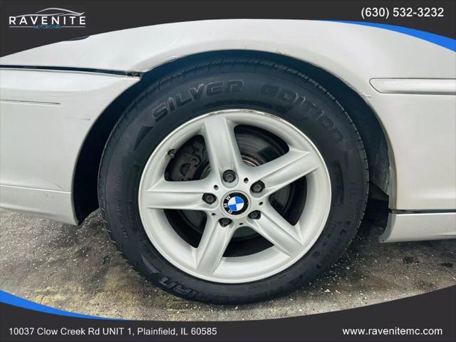 Photo of 2002 Titanium Silver Metallic BMW 325