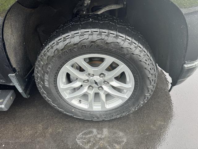 Photo of 2021 Black Chevrolet Silverado 1500